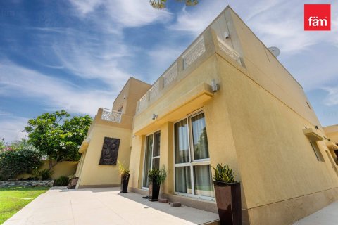 5 bedrooms Villa in Dubai, UAE No. 186299 3