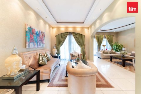 5 bedrooms Villa in Dubai, UAE No. 186299 6