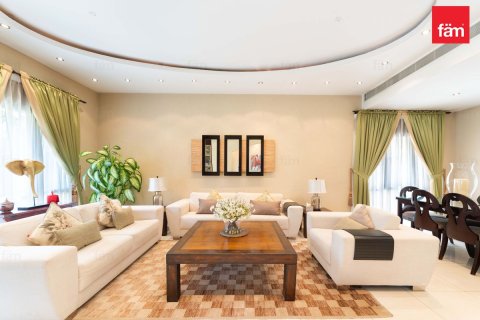 5 bedrooms Villa in Dubai, UAE No. 186299 9