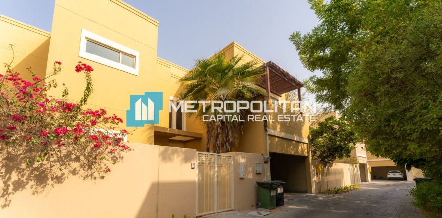 Villa de 3 dormitorios en Al Raha Gardens, UAE No. 119370