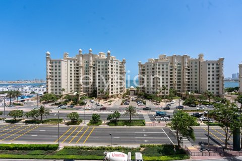 Квартира с 3 спальнями в Shoreline Apartments, ОАЭ №64924