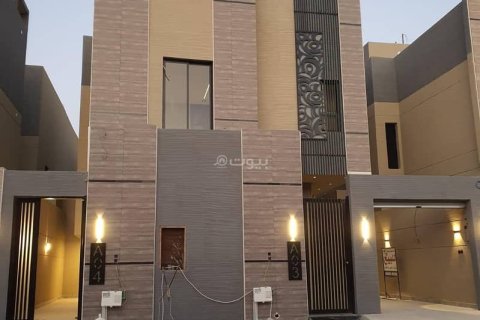 4 bedrooms Apartment in Riyadh, Saudi Arabia No. 60129