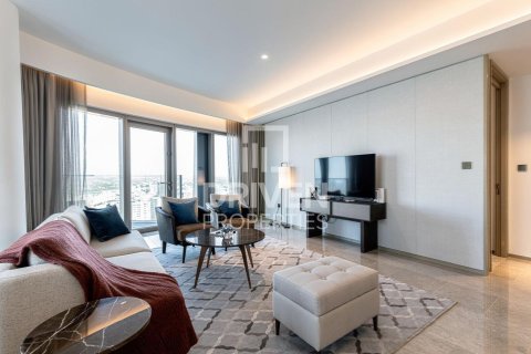 Квартира с 2 спальнями в Address Harbour Point, ОАЭ №207216