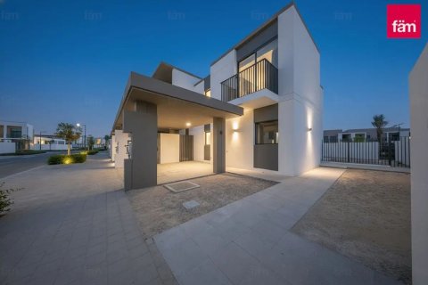 4 bedrooms Townhouse in Dubai, UAE No. 166020