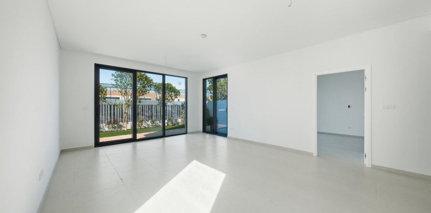 Studio Townhouse in Jebel Ali, UAE No. 187750
