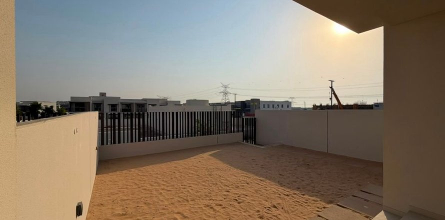 Studio Townhouse in Jebel Ali, UAE No. 187751