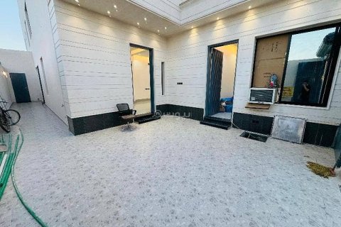4 bedrooms Apartment in Riyadh, Saudi Arabia No. 99690