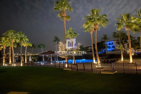 3 bedrooms Villa in Palm Jumeirah, UAE No. 77402