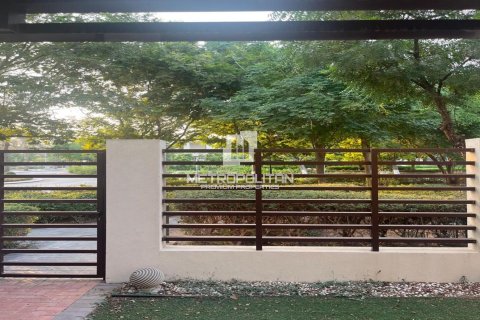 Townhouse de 2 chambres à Mina Al Arab, UAE No. 129534 13