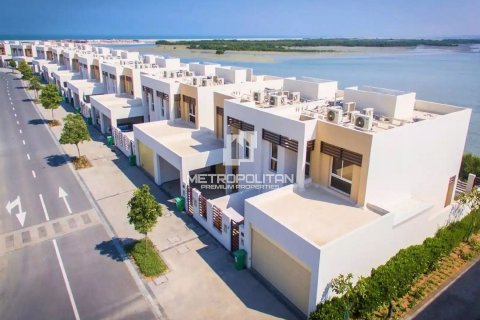 Townhouse de 2 chambres à Mina Al Arab, UAE No. 129534 12