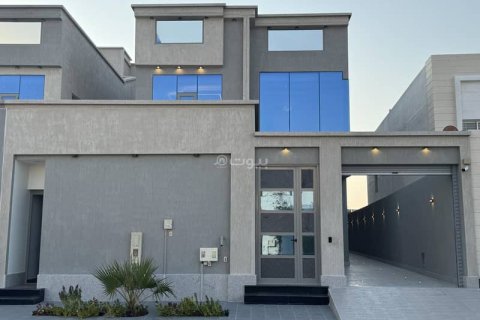 7 bedrooms Villa in Khobar, Saudi Arabia No. 59987