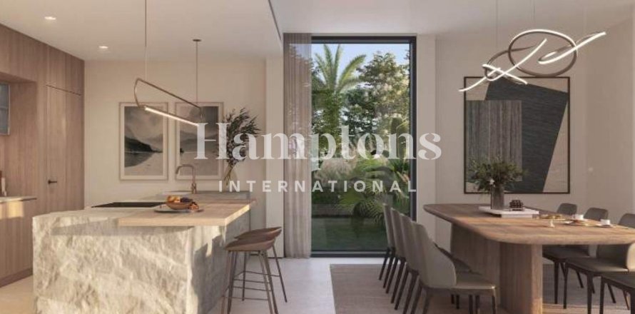 5 bedrooms Villa in Dubai Land, UAE No. 187293