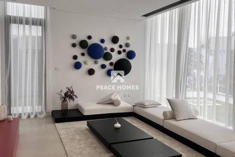Вилла с 4 спальнями в Tilal City, ОАЭ №14967 3