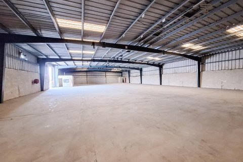 1068.4m² Warehouse in Ras Al Khor, UAE No. 22588