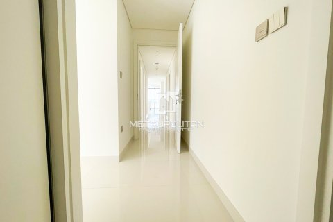 Appartement de 3 chambres à EMAAR Beachfront, UAE No. 129745 17