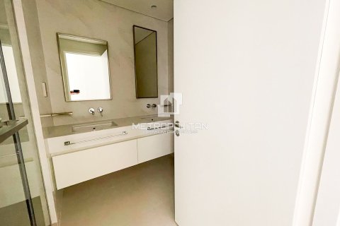 Appartement de 3 chambres à EMAAR Beachfront, UAE No. 129745 20