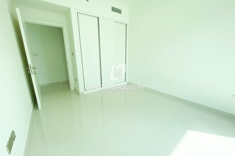 Appartement de 3 chambres à EMAAR Beachfront, UAE No. 129745 19