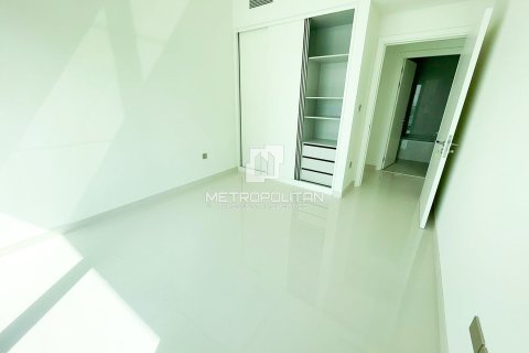 Appartement de 3 chambres à EMAAR Beachfront, UAE No. 129745 15