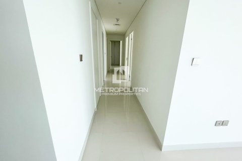 Appartement de 3 chambres à EMAAR Beachfront, UAE No. 129745 12