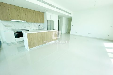 Appartement de 3 chambres à EMAAR Beachfront, UAE No. 129745 14