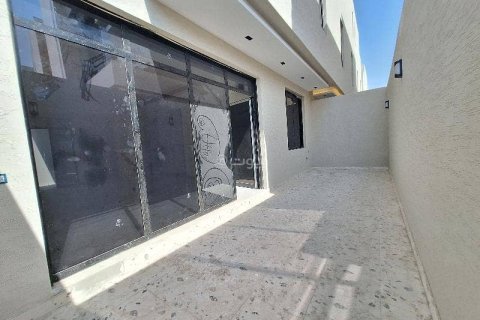 Villa de 5 chambres à Riyadh, Saudi Arabia No. 60227 12