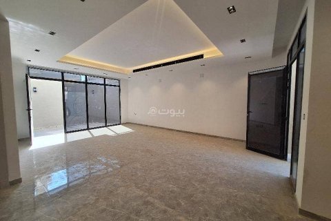 Villa de 5 chambres à Riyadh, Saudi Arabia No. 60227 10
