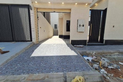 3 bedrooms Villa in Riyadh, Saudi Arabia No. 60228 3