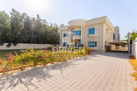 5 bedrooms Villa in Umm Al Sheif Villas, UAE No. 202800