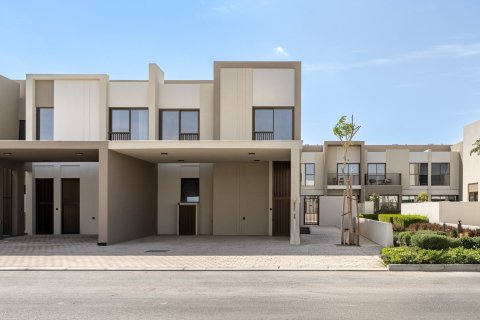 Townhouse de 4 dormitorios en Dubai, UAE No. 187052