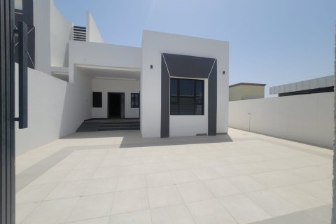 Villa de 4 dormitorios en Muscat, Oman No. 62454