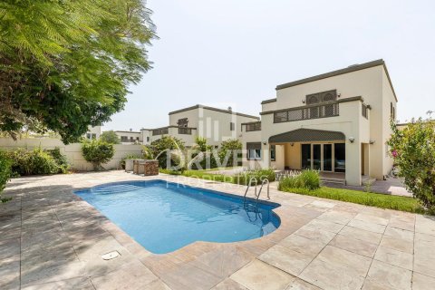 Villa de 4 chambres à Jumeirah Park, UAE No. 206668