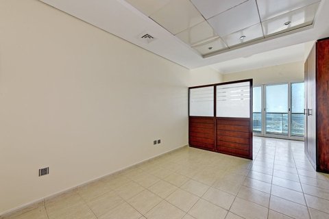 Studio Apartment in Jumeirah Lake Towers, UAE No. 208646