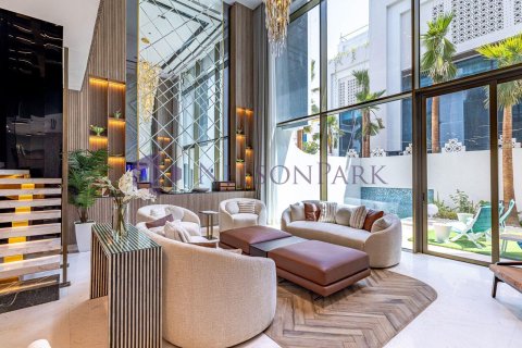 5 bedrooms Villa in Doha, Qatar No. 56728 4
