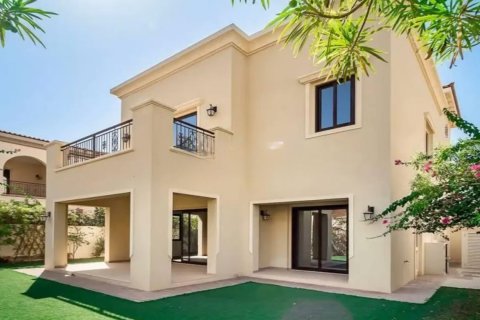 Villa de 3 dormitorios en Dubai, UAE No. 183318