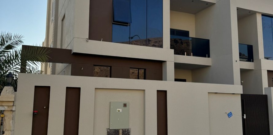 Villa de 5 chambres à Bawshar, Oman No. 54808