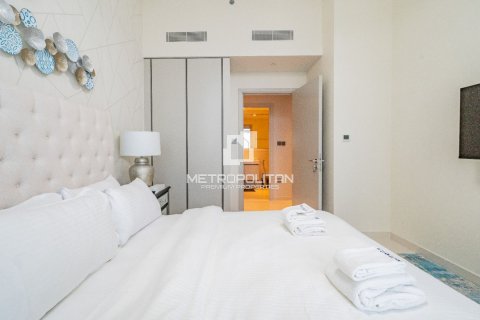 Appartement de 2 chambres à EMAAR Beachfront, UAE No. 128243 6
