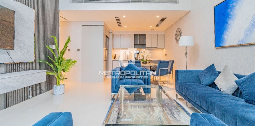 Appartement de 2 chambres à EMAAR Beachfront, UAE No. 128243