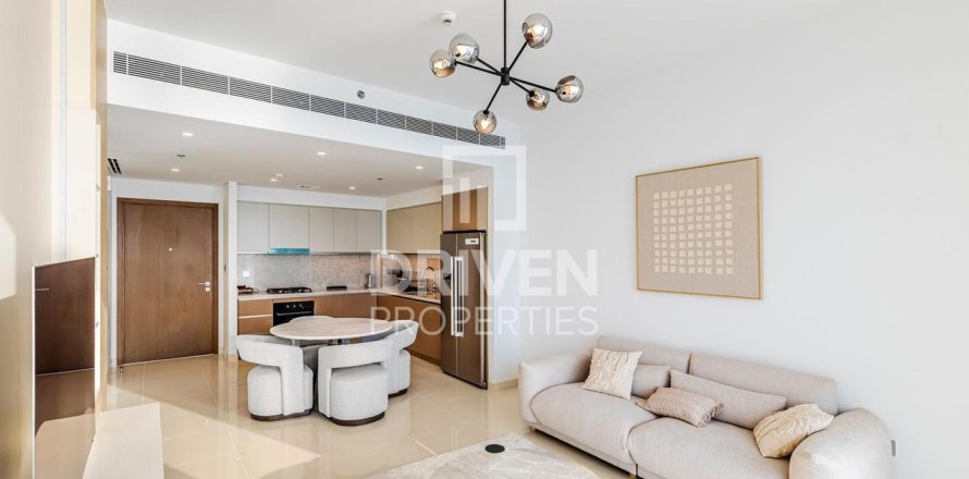 Apartment de 2 dormitorios en EMAAR Beachfront, UAE No. 192349