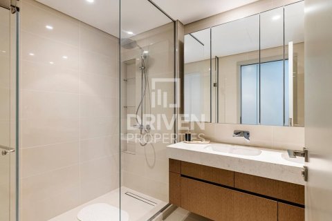 Apartment de 2 dormitorios en EMAAR Beachfront, UAE No. 192349 10