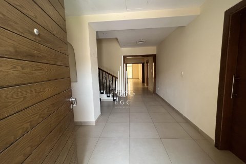 5 bedrooms Villa in Khalifa City, UAE No. 32179 16