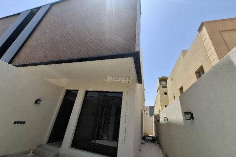 4 bedrooms Apartment in Riyadh, Saudi Arabia No. 68001 3