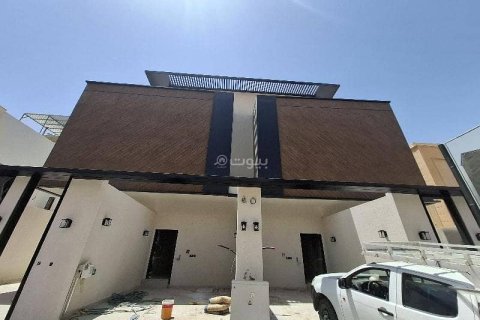 4 bedrooms Apartment in Riyadh, Saudi Arabia No. 68001