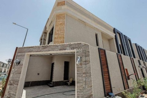 4 bedrooms Villa in Riyadh, Saudi Arabia No. 68006