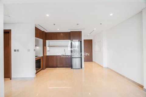 Квартира с 1 спальней в EMAAR Beachfront, ОАЭ №130218 8
