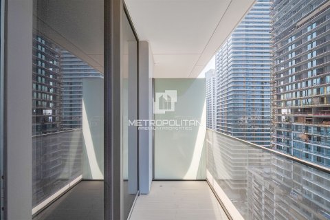 Квартира с 1 спальней в EMAAR Beachfront, ОАЭ №130218 18