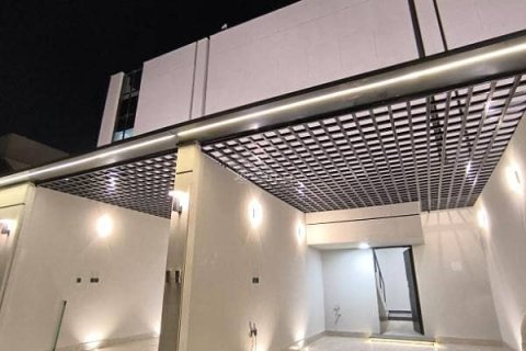 3 bedrooms Apartment in Riyadh, Saudi Arabia No. 62553