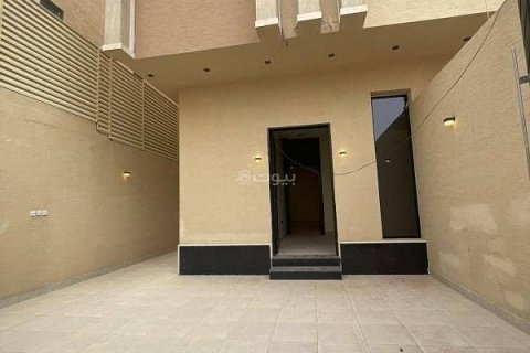 Квартира с 3 спальнями в Эр-Рияд, Саудовская Аравия №62549 3