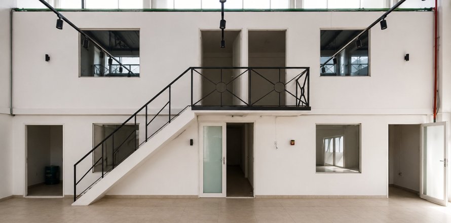 2119m² Warehouse in Deira, UAE No. 187787