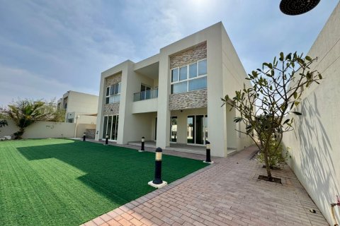 4 bedrooms Villa in Ras Al Khaimah, UAE No. 183707