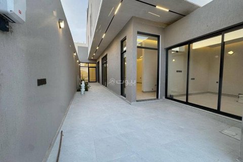 Квартира с 4 спальнями в Эр-Рияд, Саудовская Аравия №62585 3
